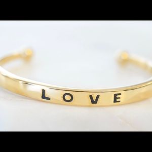 Kinsley Armelle gold love bracelet